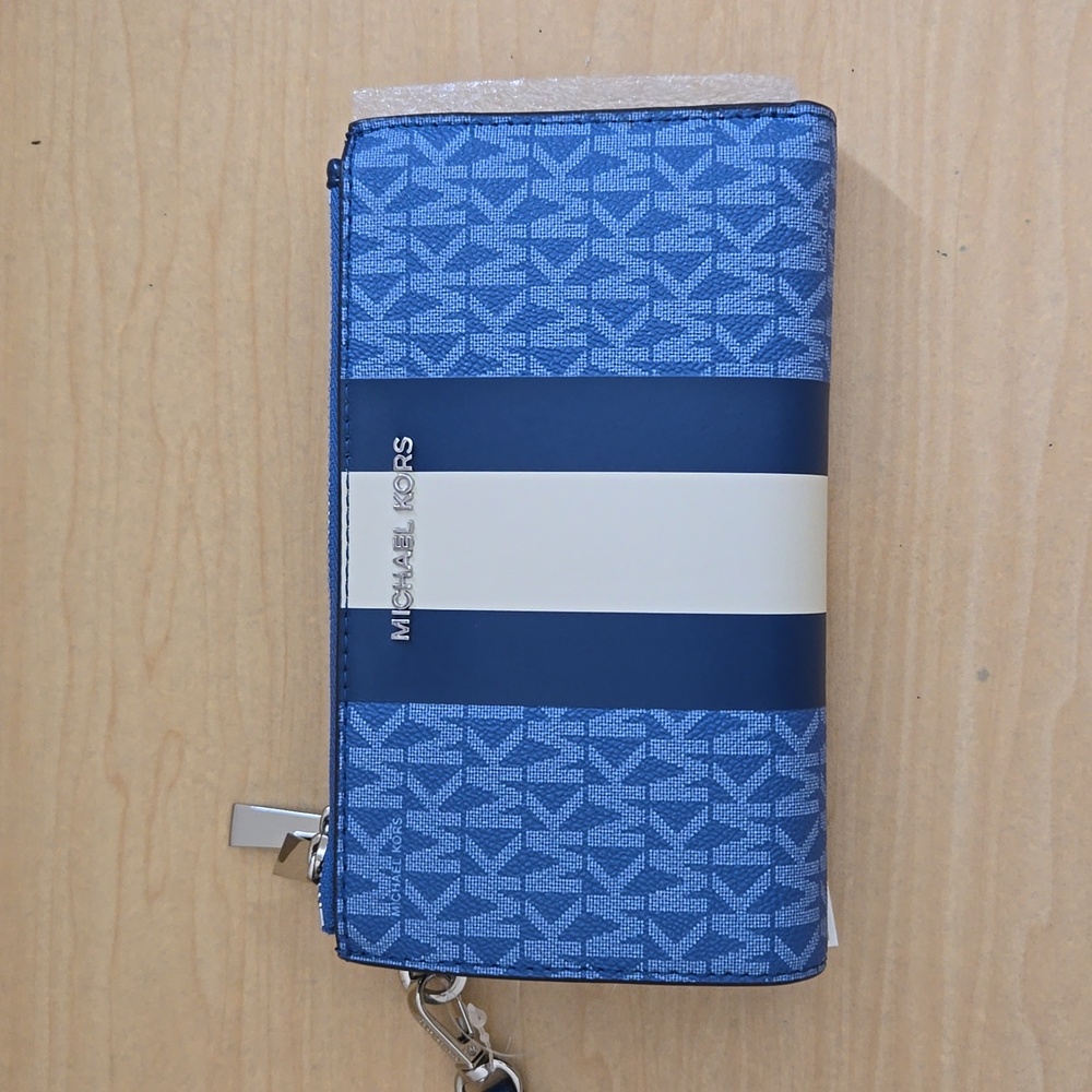 Michael Kors wristlet